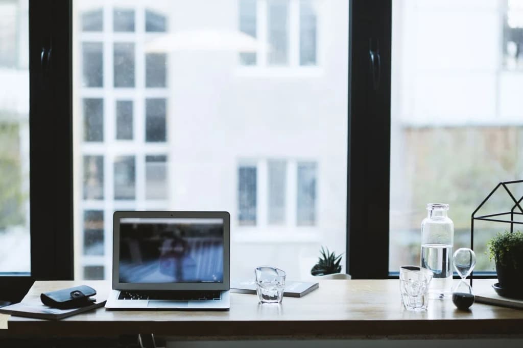 Litigation Chambers vs. Law Firms: Where should you complete your articleship?